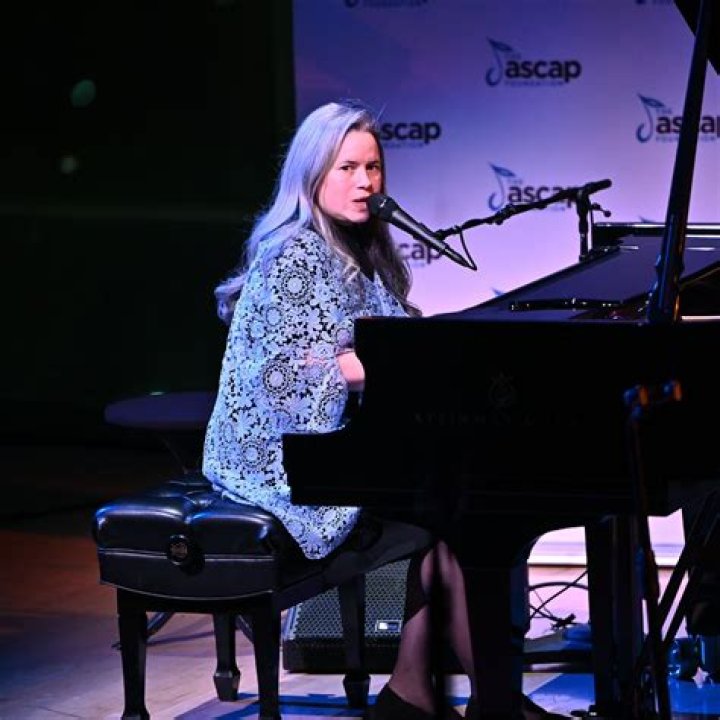 Natalie Merchant Net Worth – Phone Number, House Address, Wiki