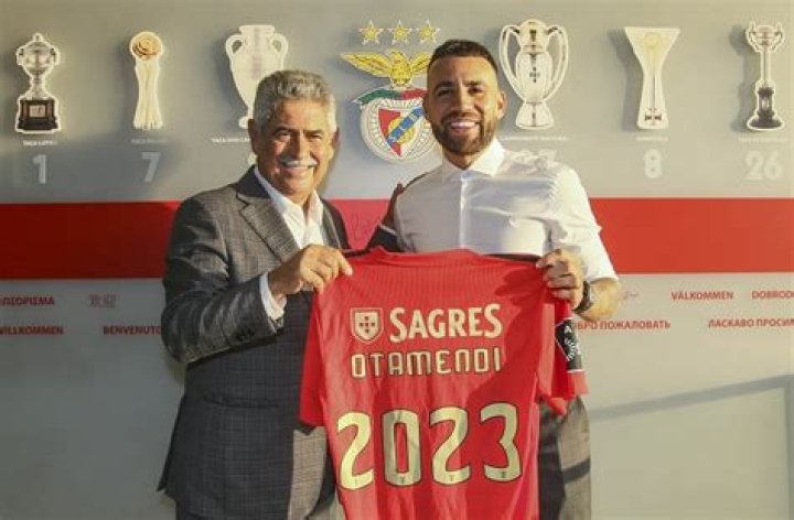 Nicolas Otamendi joins Benfica from Manchester City