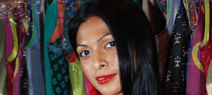 Nina Manuel Biography