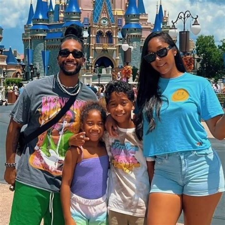 OMARION AND APRYL JONES CELEBRATE THE HOLIDAYS WITH THEIR KIDS