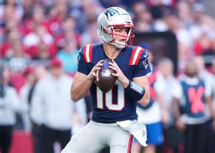 	PATRIOTS BACK IN THE SWIM OF THINGS	