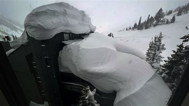 People hunker down as Little Cottonwood Canyon goes into ‘max security interlodge’