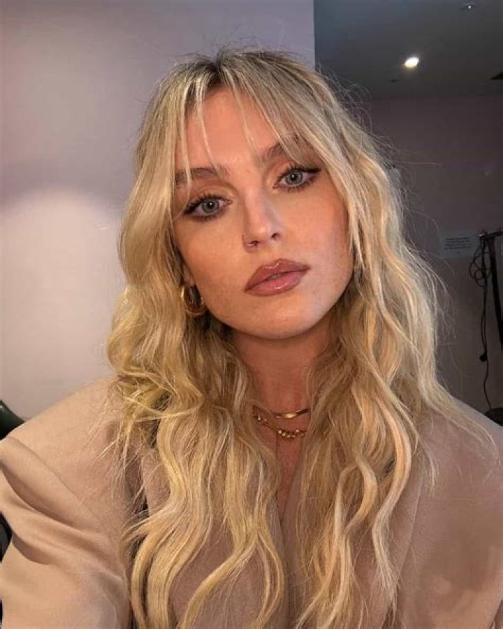 Perrie Edwards Age, Boyfriend【 Bio 】Wiki, Height, Hair, Wikipedia