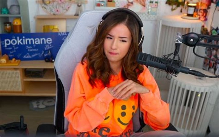 Pokimane gives Twitch fan advice after Trainwrecks gambling addiction claim