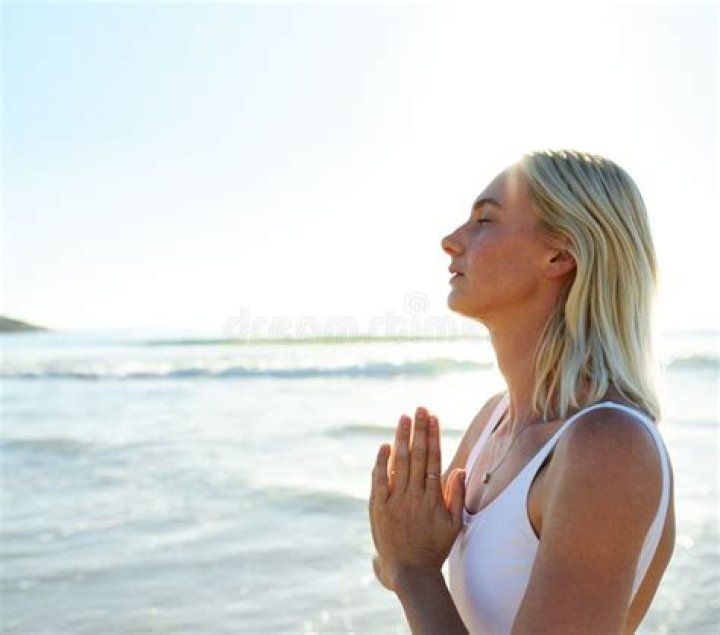 	Prayer time at the beach	