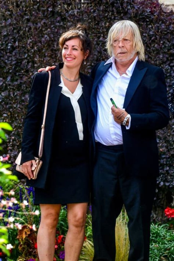 Qui Est Cerise La Compagne De Renaud