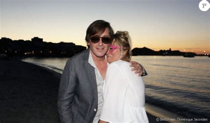 Qui Est La Femme De Thomas Dutronc