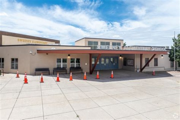 R.M. Sweeney Elementary School - Santa Fe