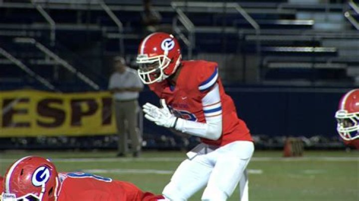 RANDALL CUNNINGHAM JR. IS MAKING HIS WAY IN SPORTS