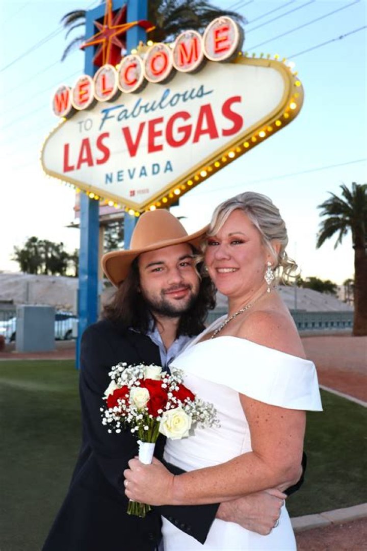 Rediscovering Love: Renew Wedding Vows In Vegas