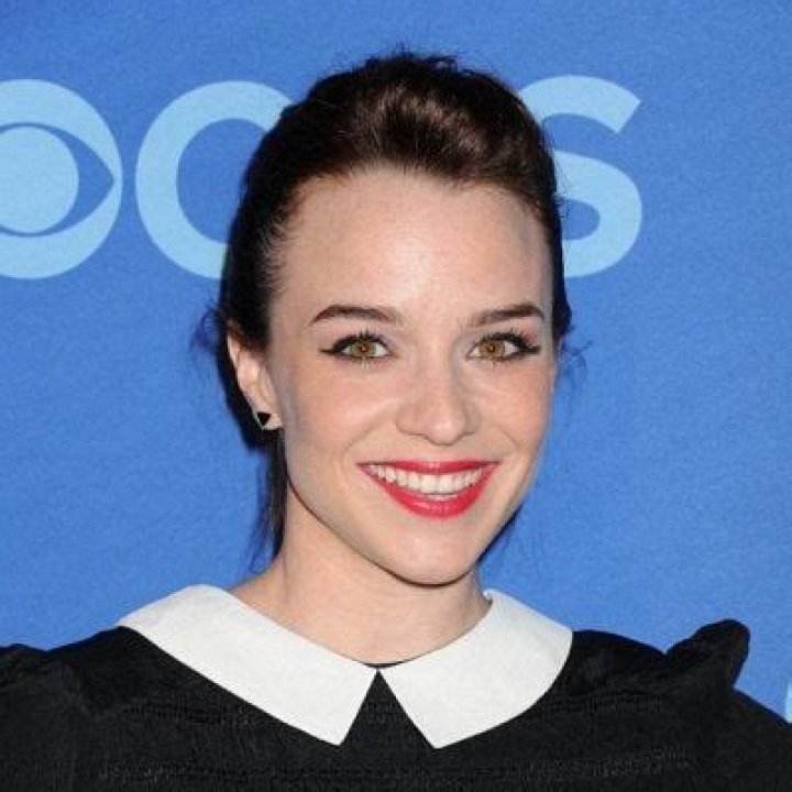 Renée Felice Smith Net Worth 2024
