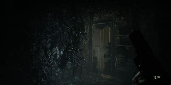 Resident Evil 7: How to Sprint and Run to Escape