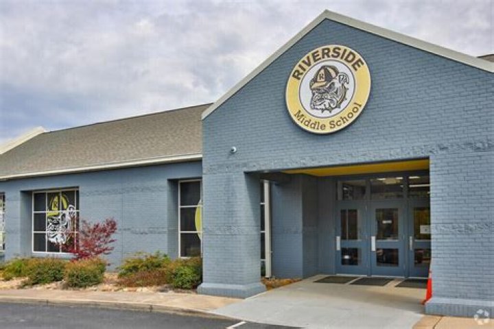 Riverside Middle School - Pendleton