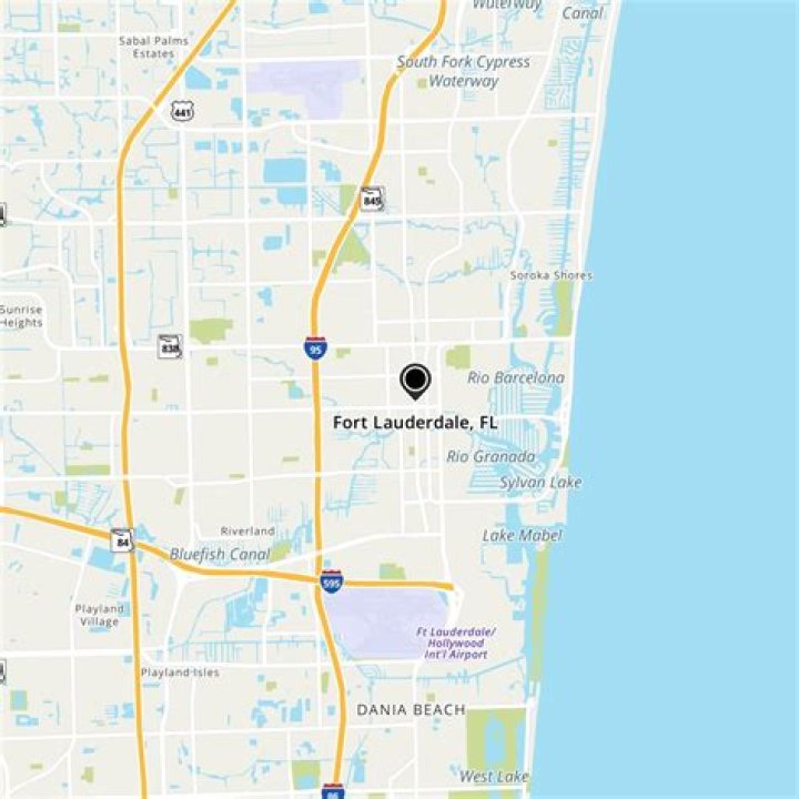 	ROAD FROM FORT LAUDERDALE TO MICHIGAN ST. WELL-TRAVELED	
