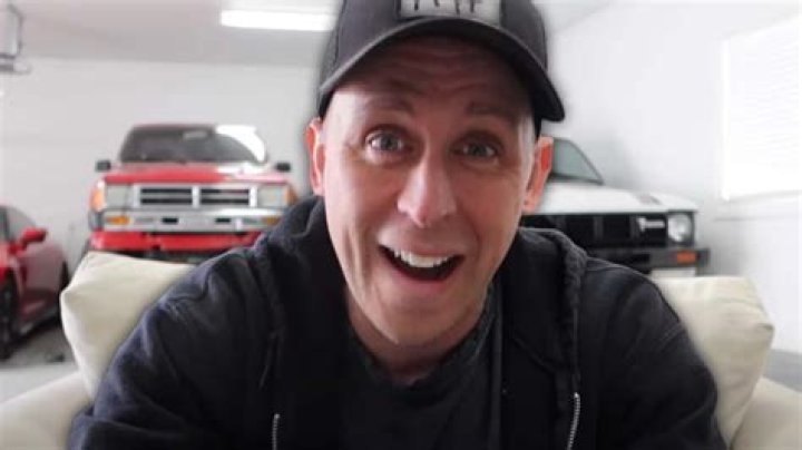 Roman Atwood reveals just how broke he really was before starting YouTube