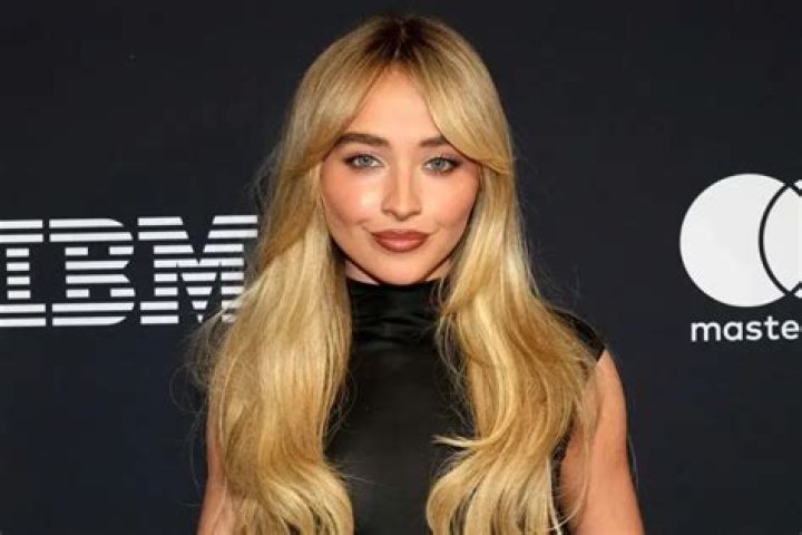 Sabrina Carpenter Height: Unveiling The Star's Stature