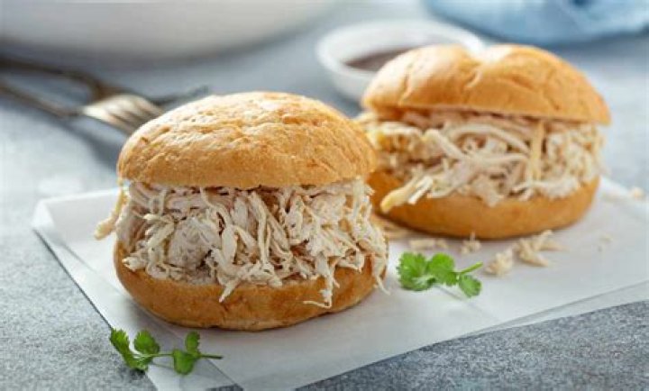 Sándwich de pollo en ensalada cremosa ¡hay que probarlo!