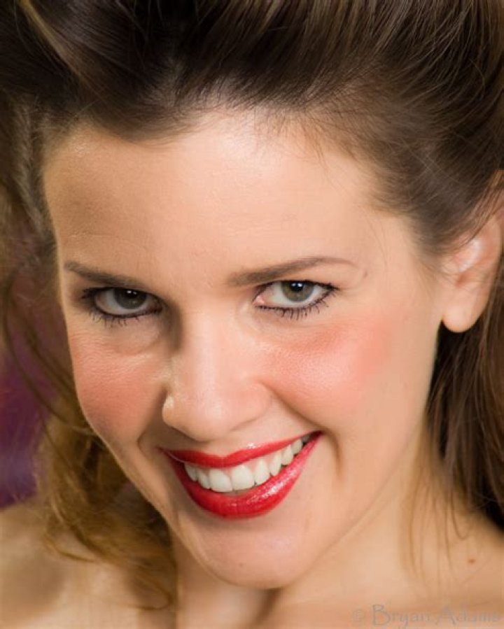 Sarah Jane Woodall Net Worth | Age, Height, Weight, Dating And More