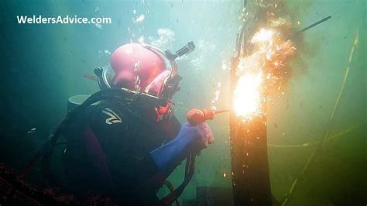 School in the Arizona desert teaches students skills needed for underwater welding