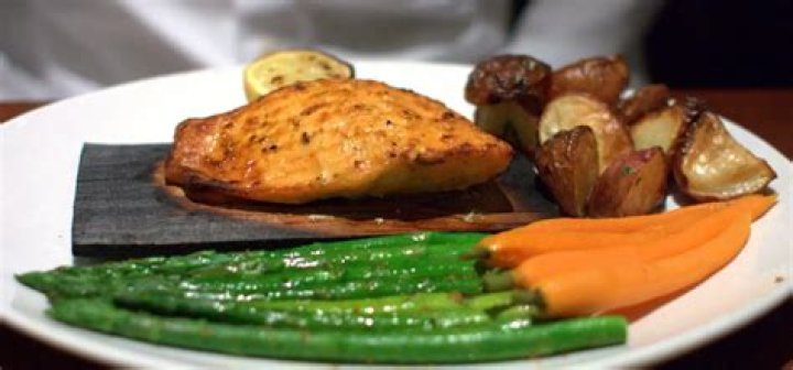 	Seasons 52’s cedar-planked salmon packed with flavor	