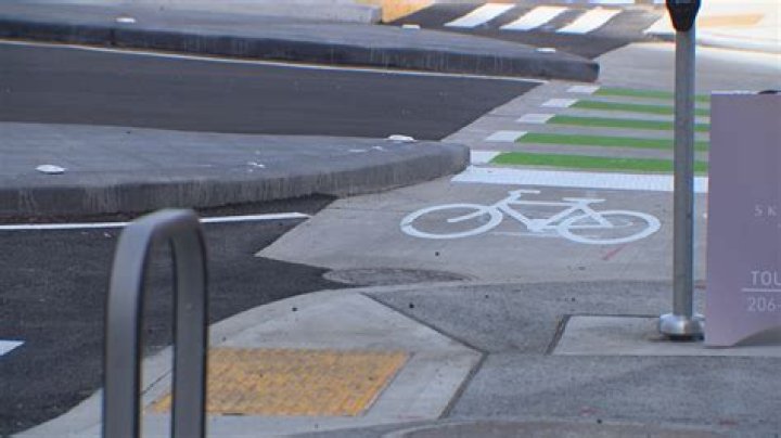 Seattle debuts 'protected intersection' to boost pedestrian, cyclist safety