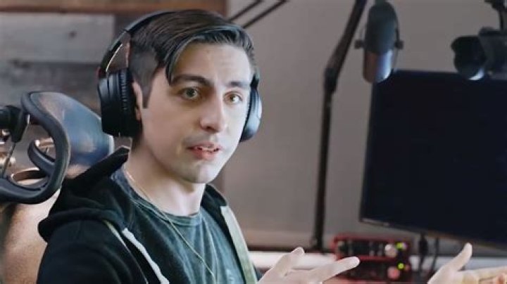 Shroud explains why he doesn't like playing with Valorant pros anymore