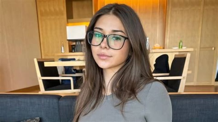 Sophia Rain OnlyFans: The Rise Of A Digital Sensation