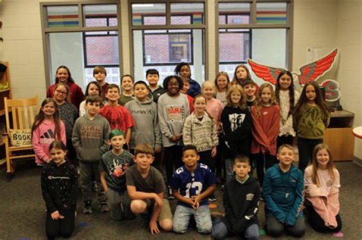 South Jones Elementary Jr. Beta Club students volunteer at local shelter | Education