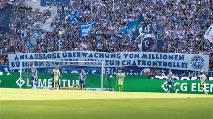 Sozialpädagogen in Beugehaft? – 11FREUNDE