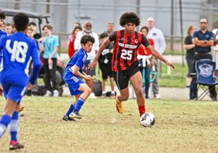 
Sports |	Don Estridge defends boys’ middle school soccer title	