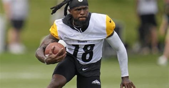 Steelers WR Diontae Johnson cleared to return to practice after hamstring injury