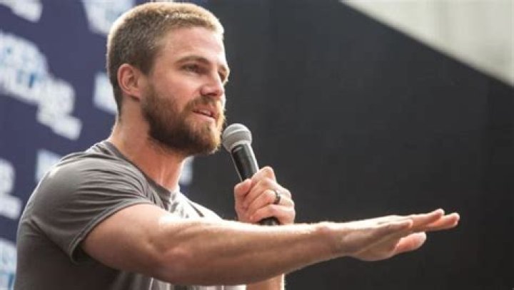 Stephen Amell Net Worth 2024