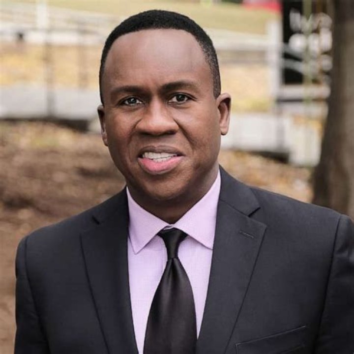 Steve Osunsami Bio, Age, Height, Partner, Salary, Net Worth ABC