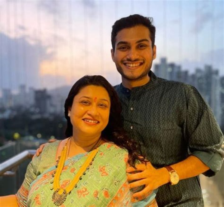 Suchitra Bandekar Biography, Age, Family, Wiki, Photos, Son