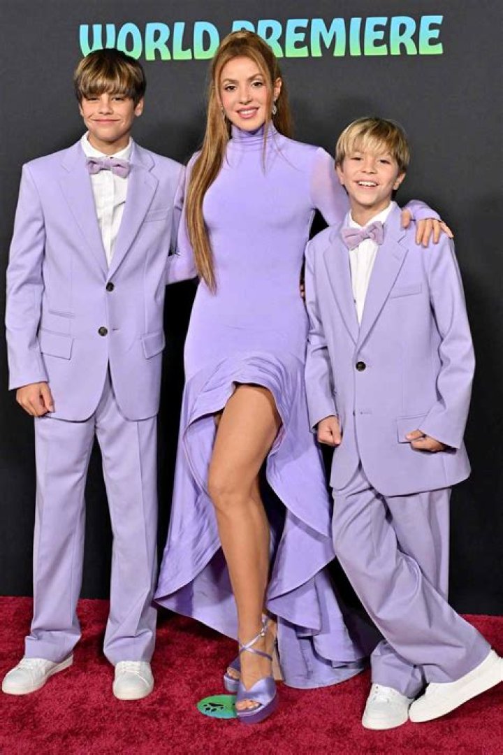 SUMMER WALKER POSES WITH HER TWIN SONS IN NEW PHOTOSHOOT