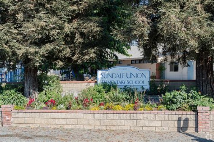 Sundale Elementary School - Tulare
