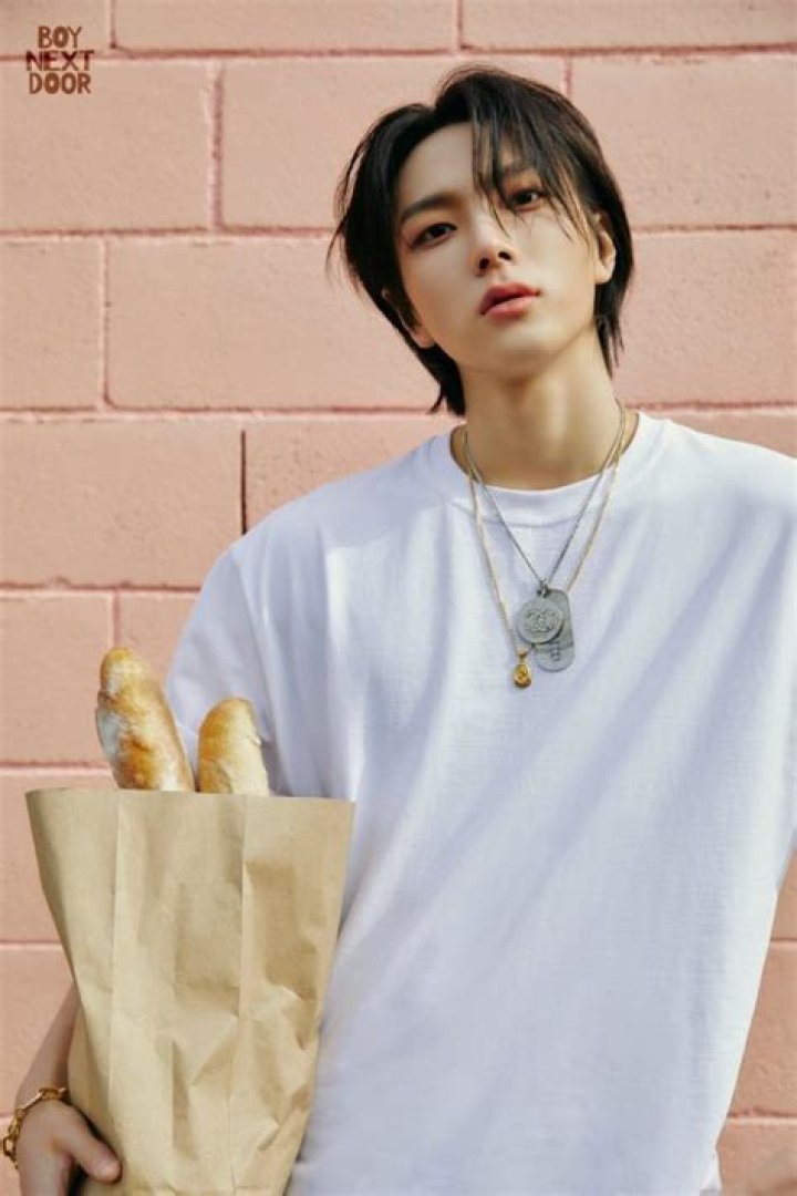 Sungho (BOYNEXTDOOR) Profile | Age, Height, Net Worth, Family, Career
