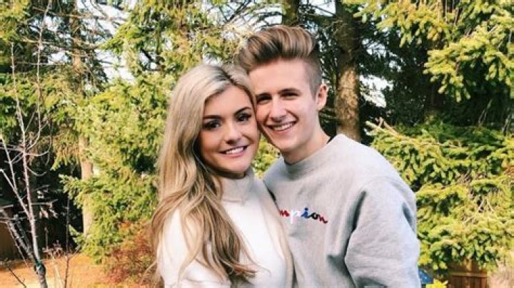 Symfuhny mocks bizarre DM hoping BrookeAB is cheating on him