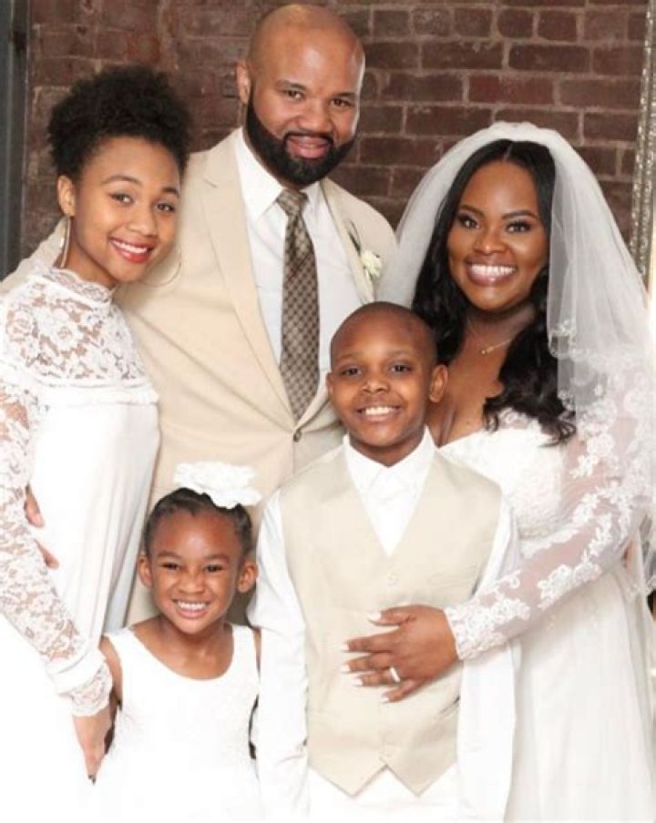 TASHA COBBS CELEBRATES MARRIAGE AND HER BLENDED FAMILY