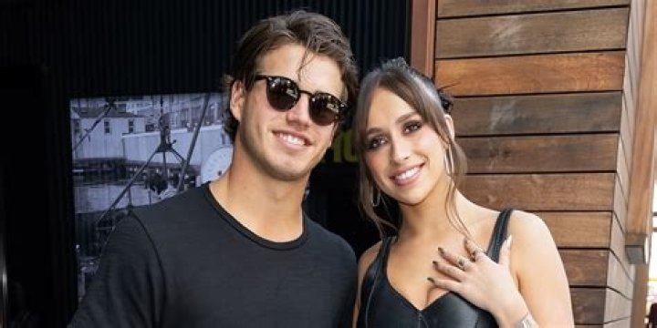 Tate McRae Boyfriend: A Deep Dive Into Her Relationships And Love Life