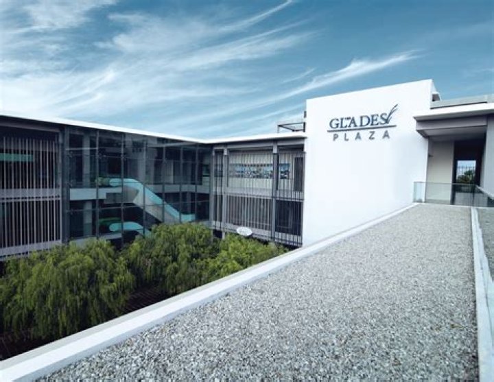 	Texas company tapped to redevelop Glades Plaza in Boca Raton	