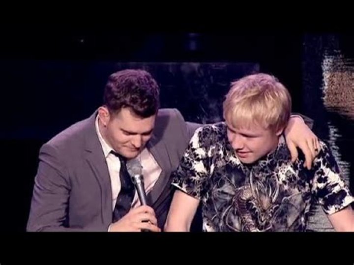 The moment Michael Bublé pulls 15-year-old fan on stage for incredible live duet