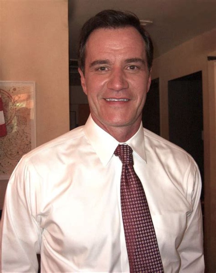 Tim DeKay Biography
