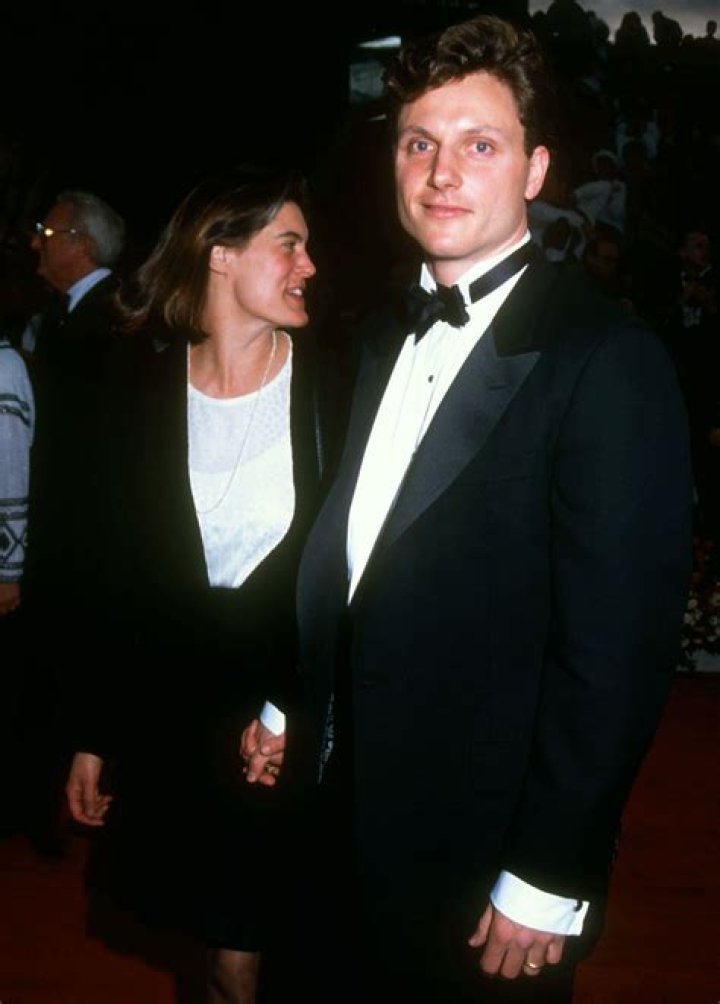 Tony Goldwyn Wife: A Deep Dive Into His Personal Life And Relationship