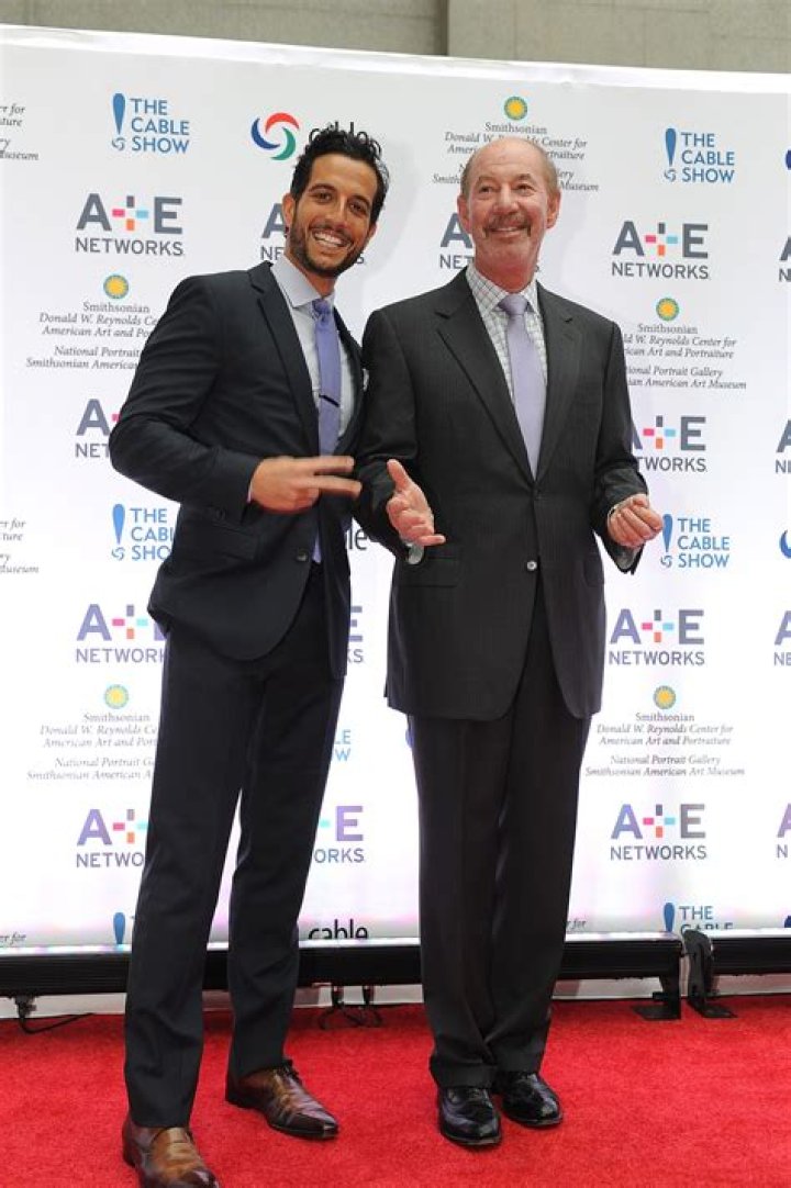 Tony Reali Bio, Age, Height, Wife, Salary, Net Worth, ESPN