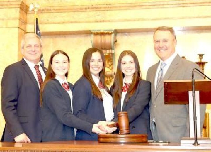 Trio from WJ serve as pages | Free News