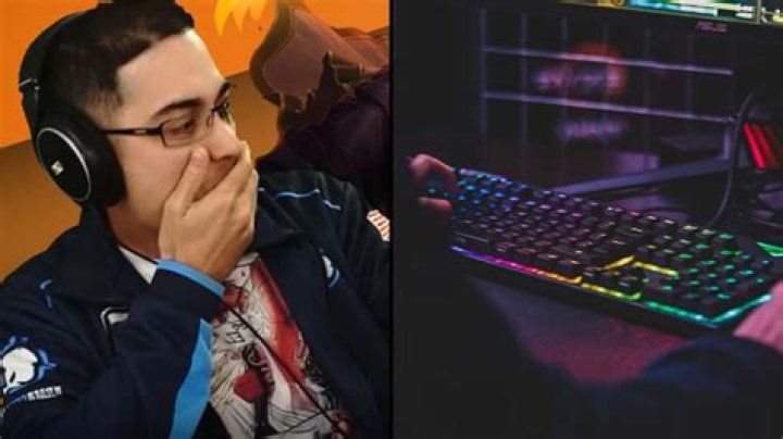 Twitch streamer smashes keyboard to smithereens in WoW-induced rage