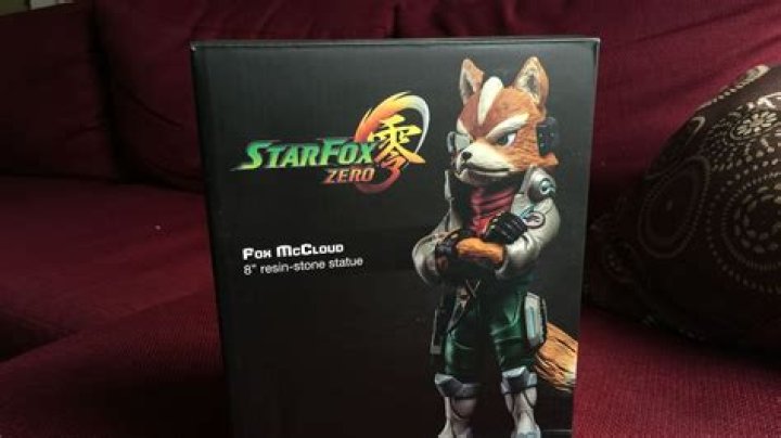 Unboxing the $79.99 Star Fox Zero Fox McCloud stone resin statue