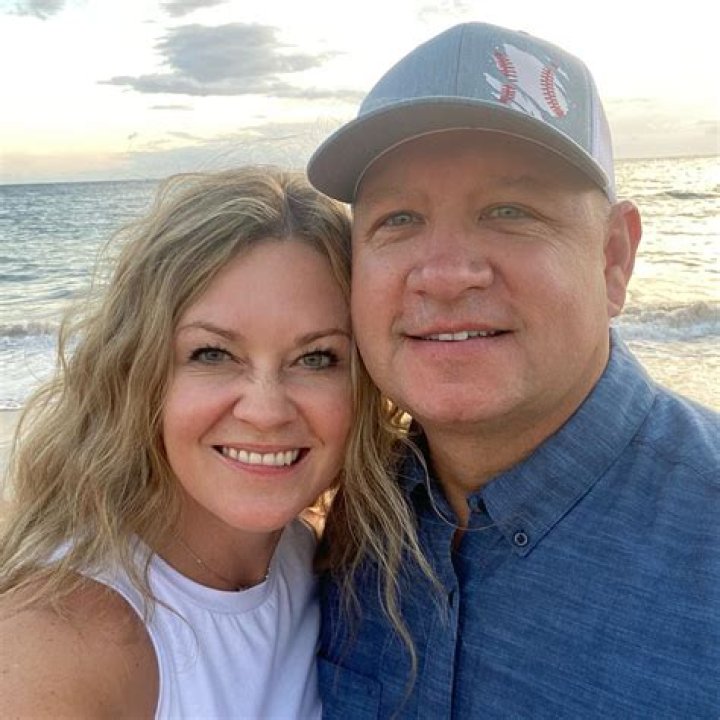 Uncover Robert Hight's Dating History: Secrets Revealed