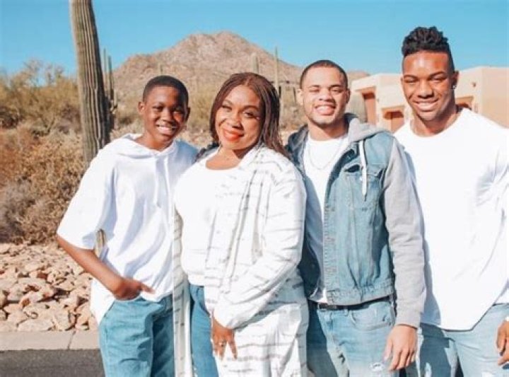Unlocking The Secrets: Bijan Robinson's Parents And Their Impact